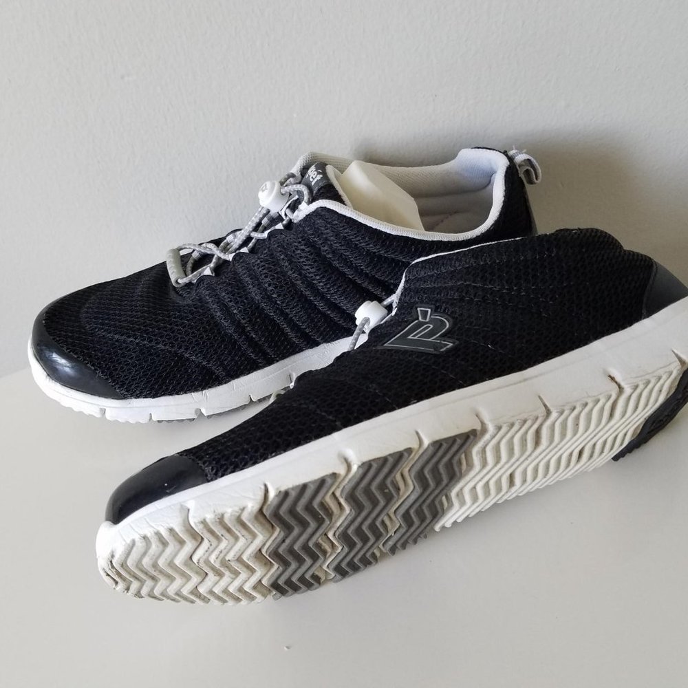 Women's Walking Sneaker Size 11W